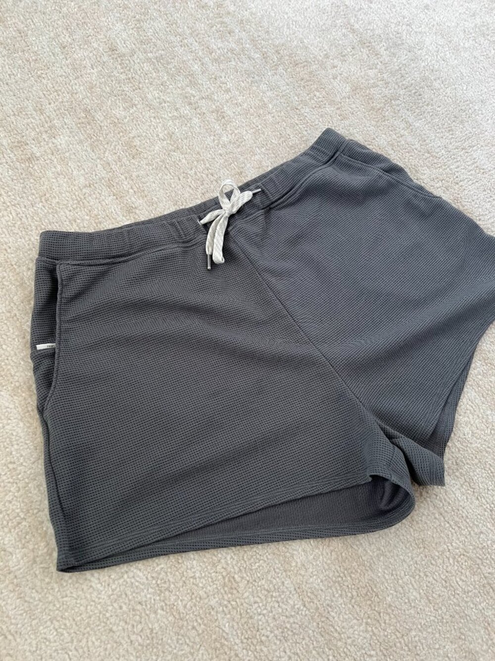 Vuori Bayview Thermal Waffle Knit Gray Shorts M - Picture 3 of 12
